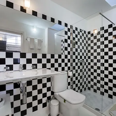 Apartment Fine Arts By Olala Homes