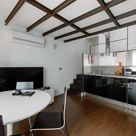 Apartment Fine Arts By Olala Homes *