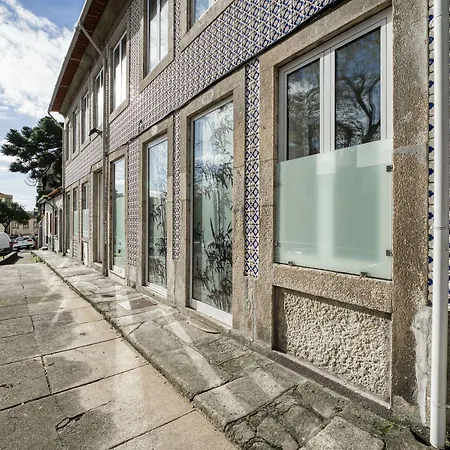 Fine Arts By Olala Homes Apartment