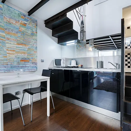 Daire Fine Arts By Olala Homes