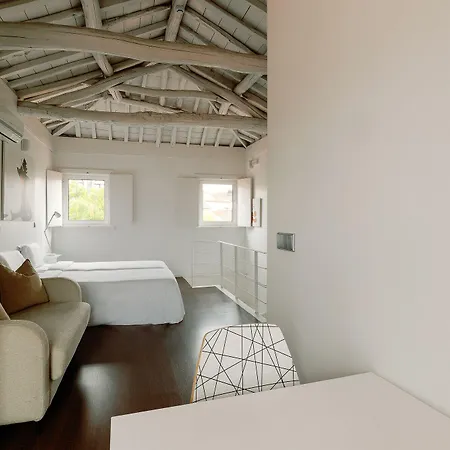 Fine Arts By Olala Homes Oporto