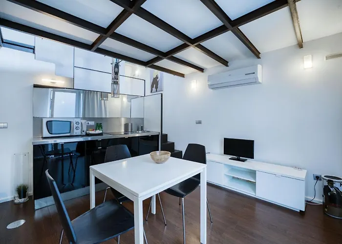 Apartment Fine Arts By Olala Homes