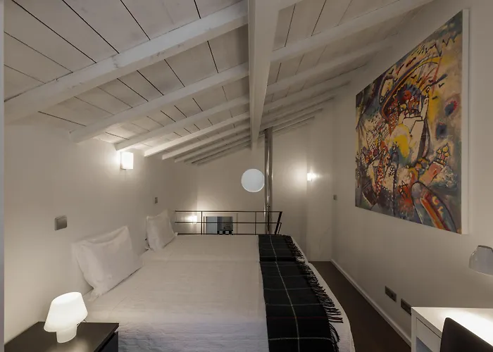 Apartment Fine Arts By Olala Homes