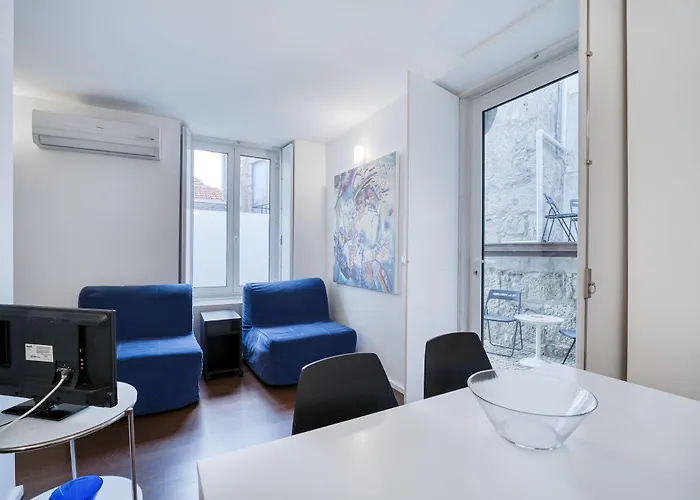 Fine Arts By Olala Homes Apartment