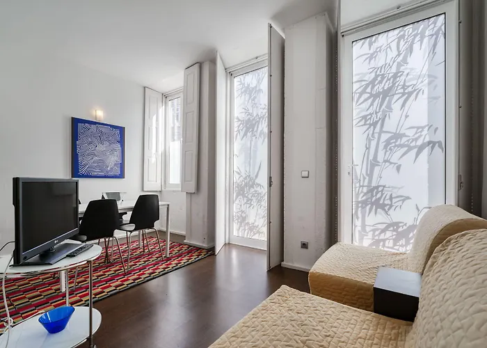 Fine Arts By Olala Homes Apartment