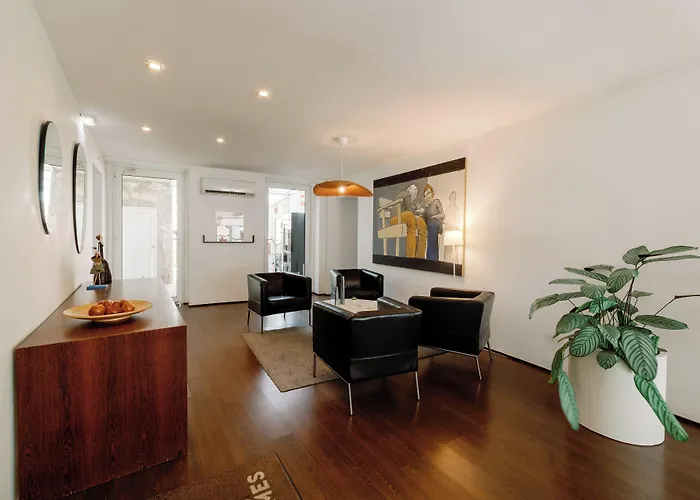 Apartment Fine Arts By Olala Homes