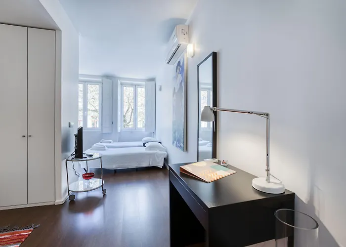 Apartment Fine Arts By Olala Homes