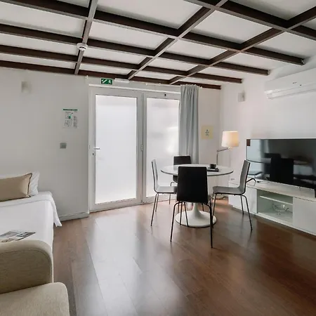 Fine Arts By Olala Homes * Oporto