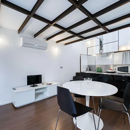 Fine Arts By Olala Homes * Oporto
